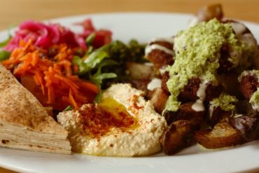 vegan middle eastern food, middle eastern food, mediterranean food, middle eastern cuisine, falafel, falafel plate, hummus, israeli food, jordanian food, lebanese food