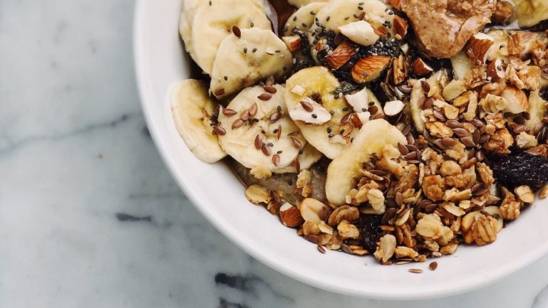 vegan protein, vegan protein sources, protein sources, breakfast bowl, nuts, seeds, grains, oats, oatmeal